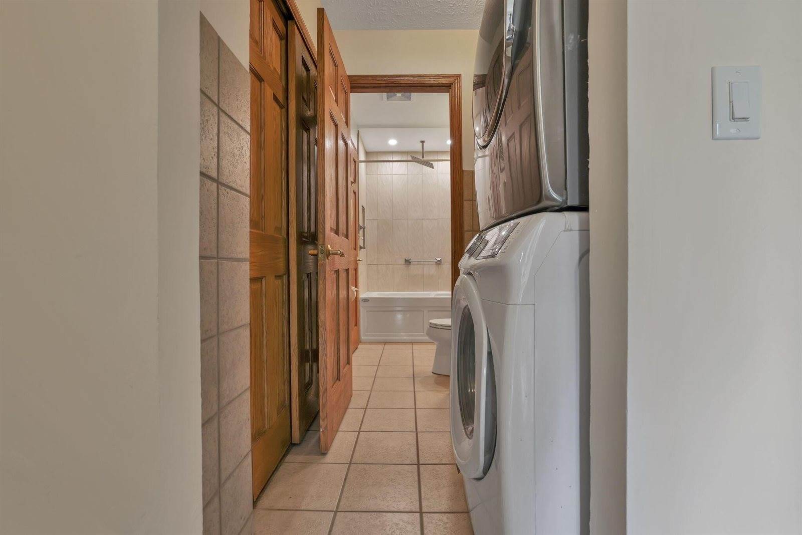 2646 Kenny Lane, Grove City, OH 43123