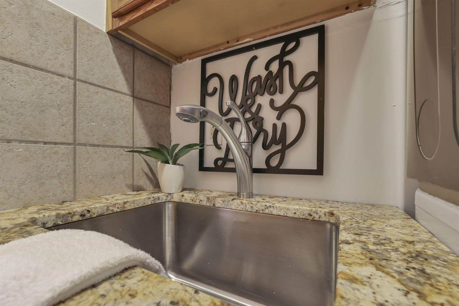 2646 Kenny Lane, Grove City, OH 43123