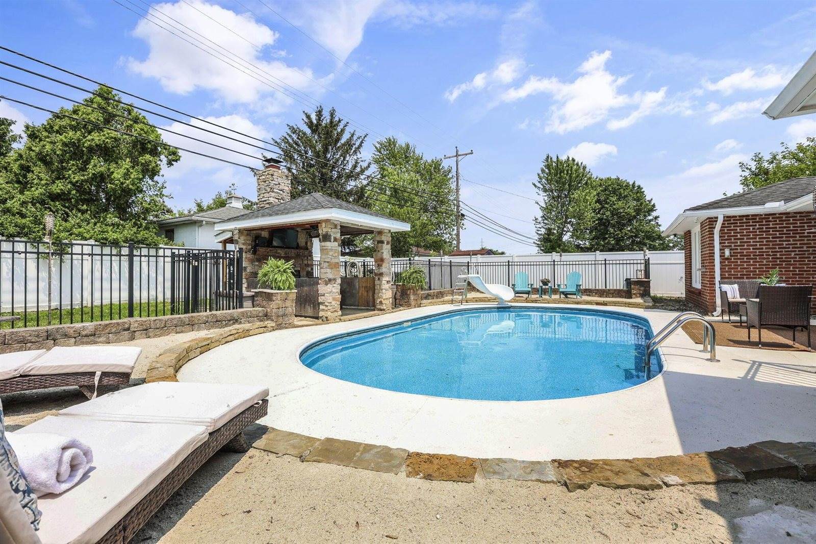 2646 Kenny Lane, Grove City, OH 43123