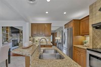 2646 Kenny Lane, Grove City, OH 43123