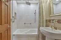 2646 Kenny Lane, Grove City, OH 43123