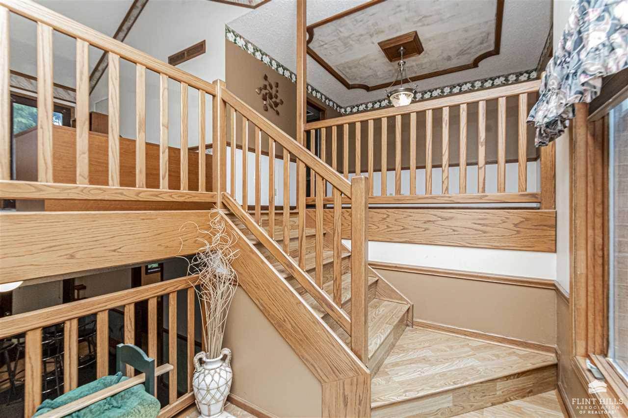 1912 Winona Circle, Junction City, KS 66441