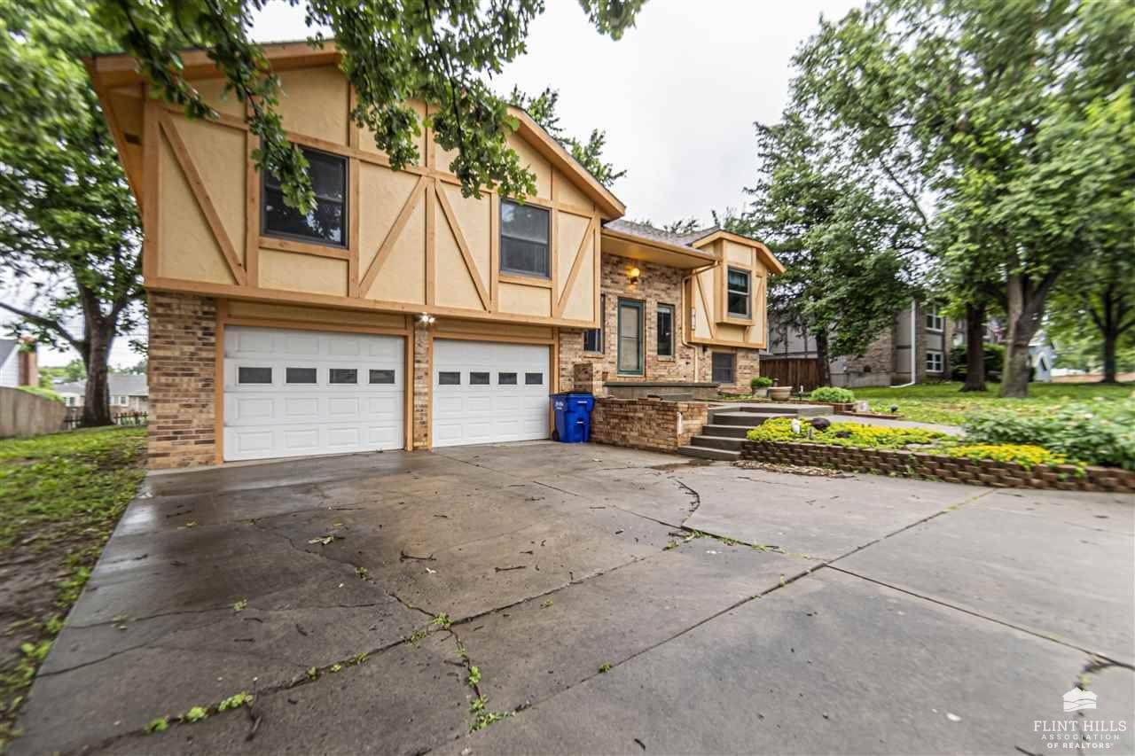 1912 Winona Circle, Junction City, KS 66441