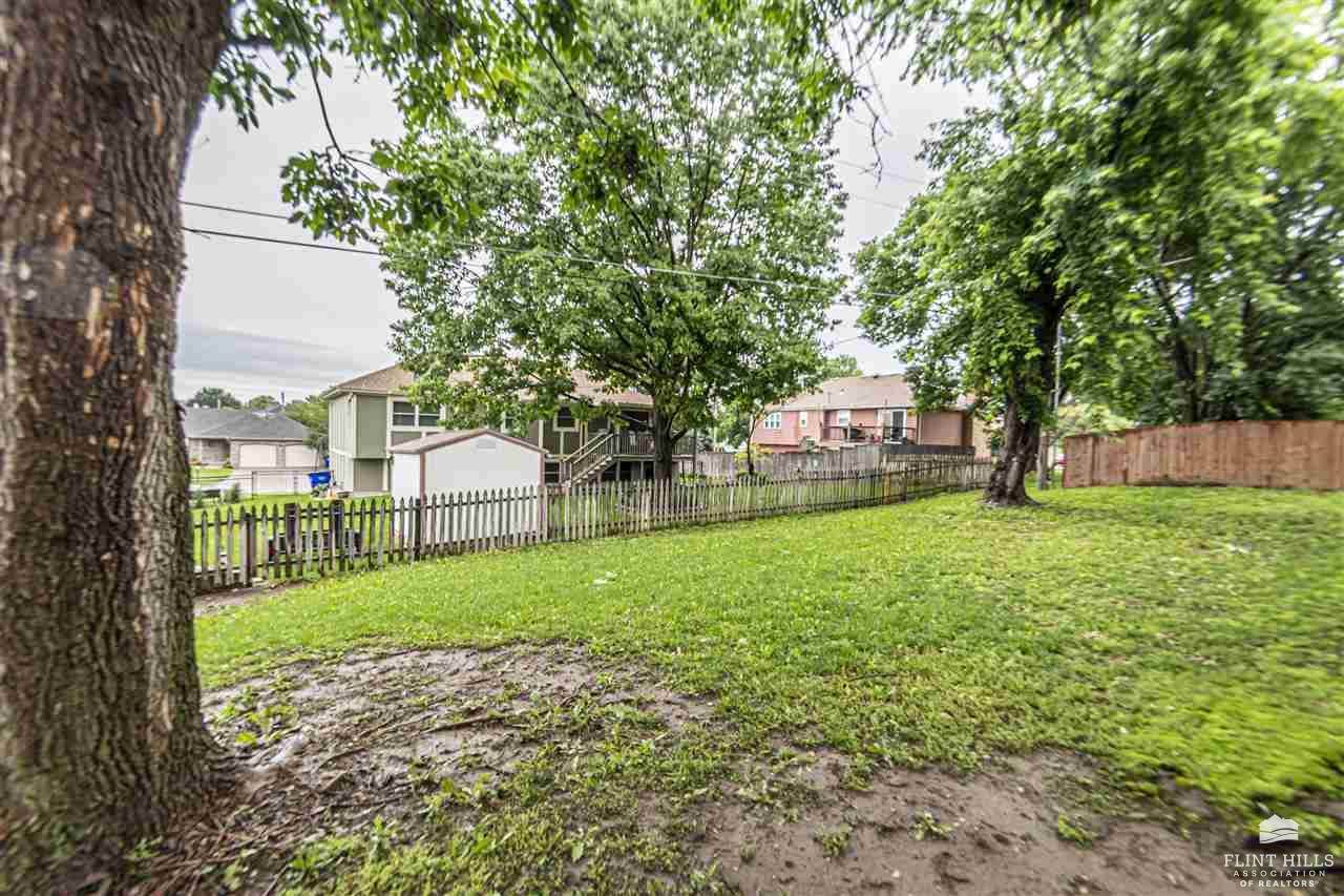 1912 Winona Circle, Junction City, KS 66441