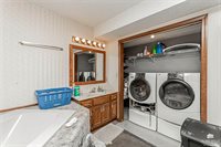 1912 Winona Circle, Junction City, KS 66441