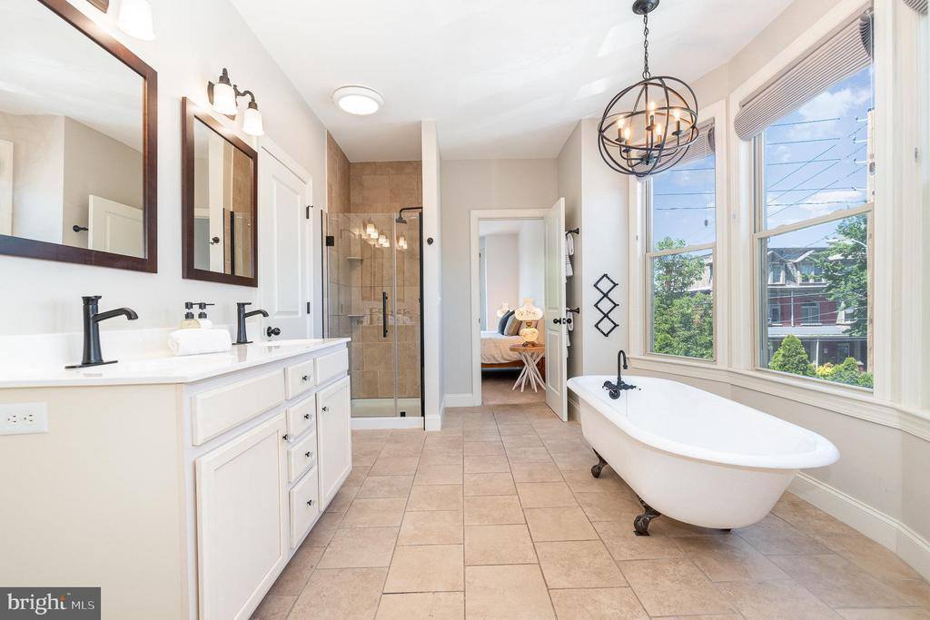 2015 Green Street, Harrisburg, PA 17102