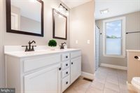 2015 Green Street, Harrisburg, PA 17102