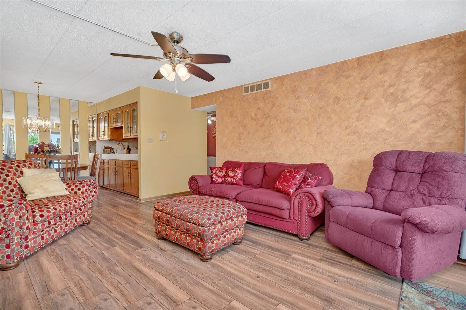 10528 Ridge Cove Drive, #11A, Chicago Ridge, IL 60415