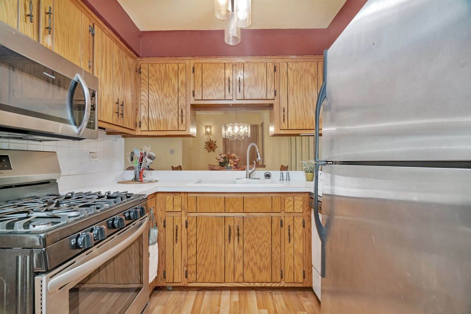 10528 Ridge Cove Drive, #11A, Chicago Ridge, IL 60415