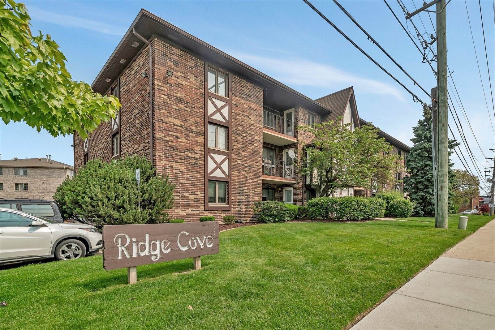 10528 Ridge Cove Drive, #11A, Chicago Ridge, IL 60415