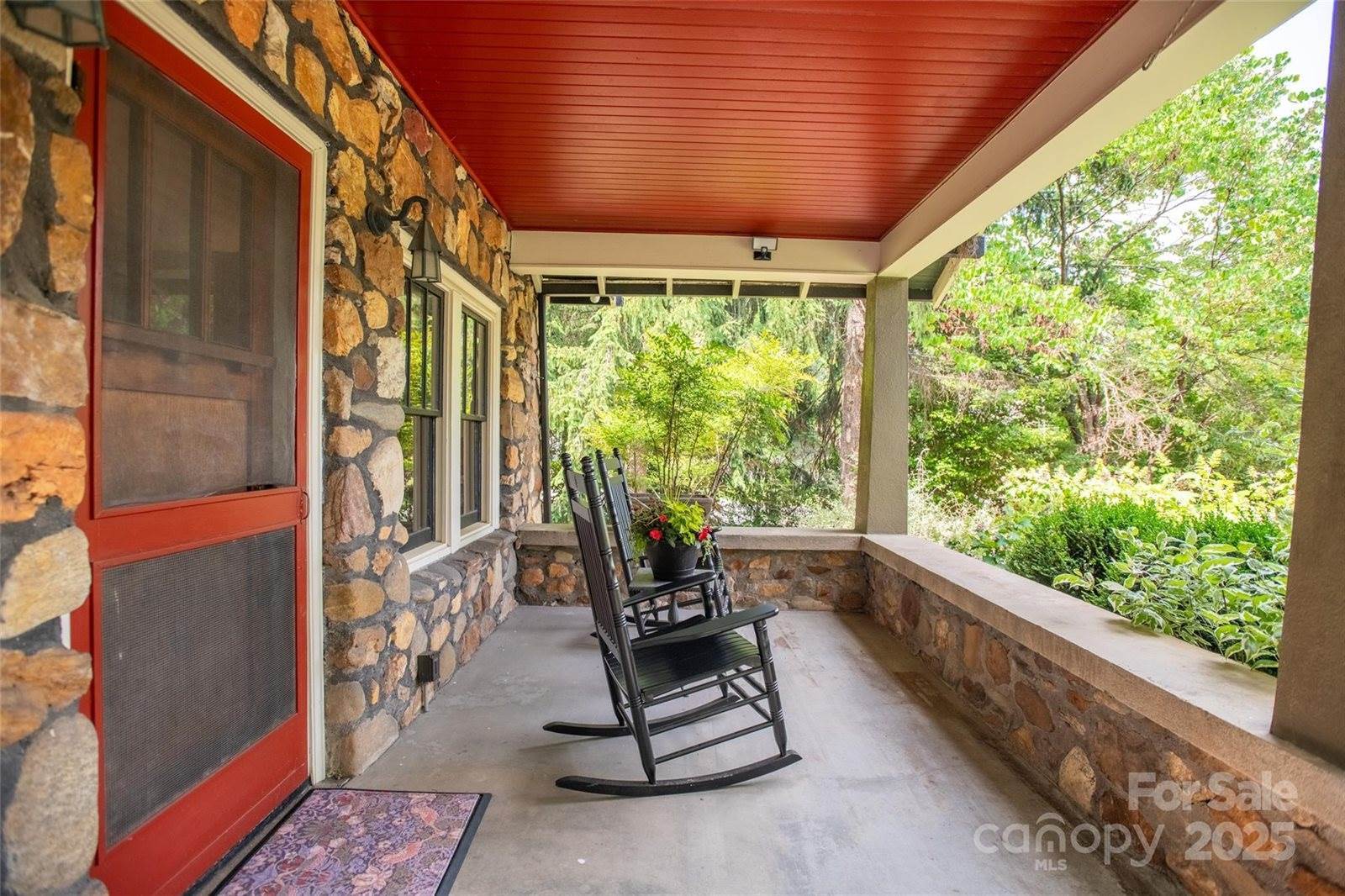 24 Shelton Street, Waynesville, NC 28786