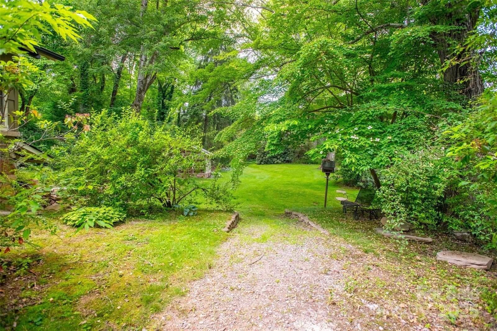 24 Shelton Street, Waynesville, NC 28786