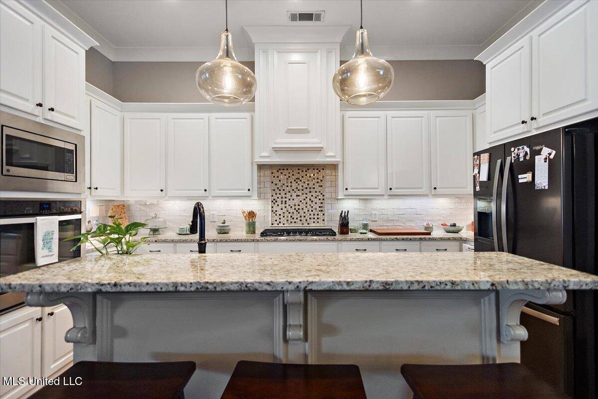 107 Sweetbriar Circle, Canton, MS 39046