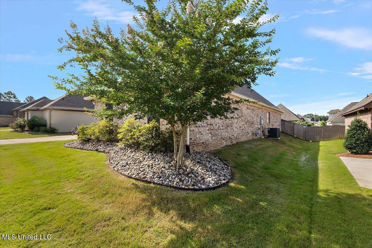 107 Sweetbriar Circle, Canton, MS 39046