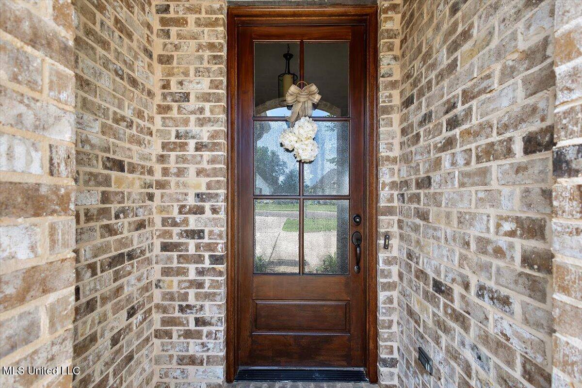 107 Sweetbriar Circle, Canton, MS 39046