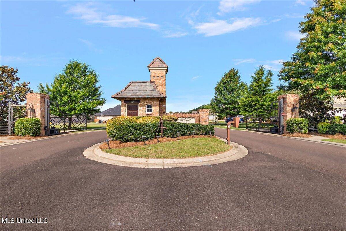 107 Sweetbriar Circle, Canton, MS 39046