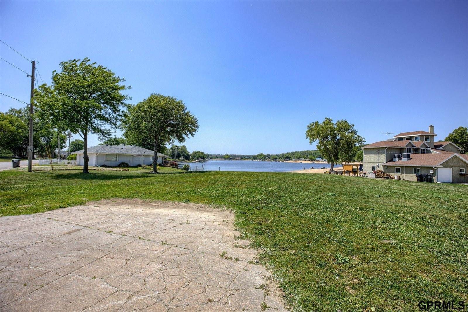 17214 Chalet Drive, Bellevue, NE 68123