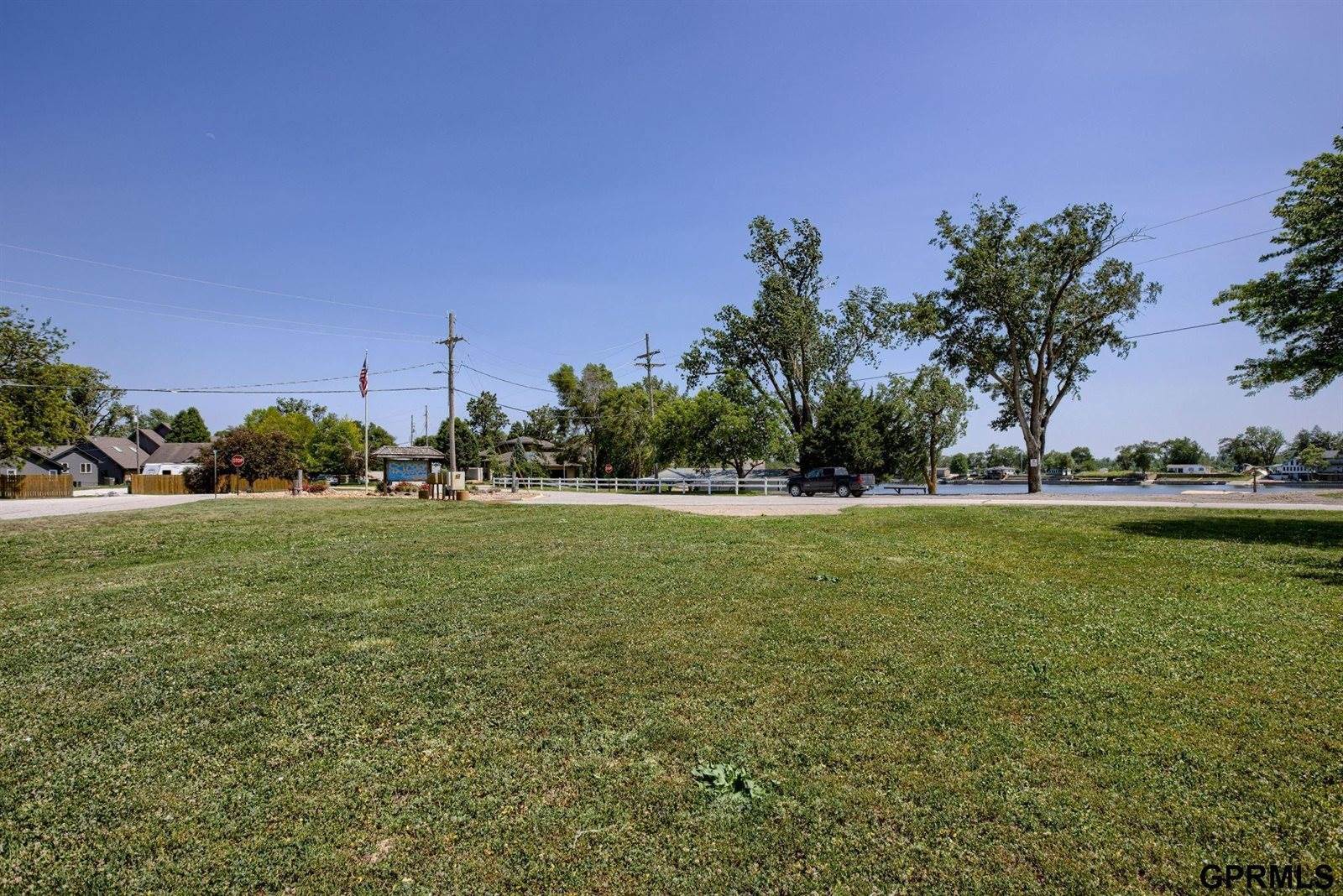 17214 Chalet Drive, Bellevue, NE 68123