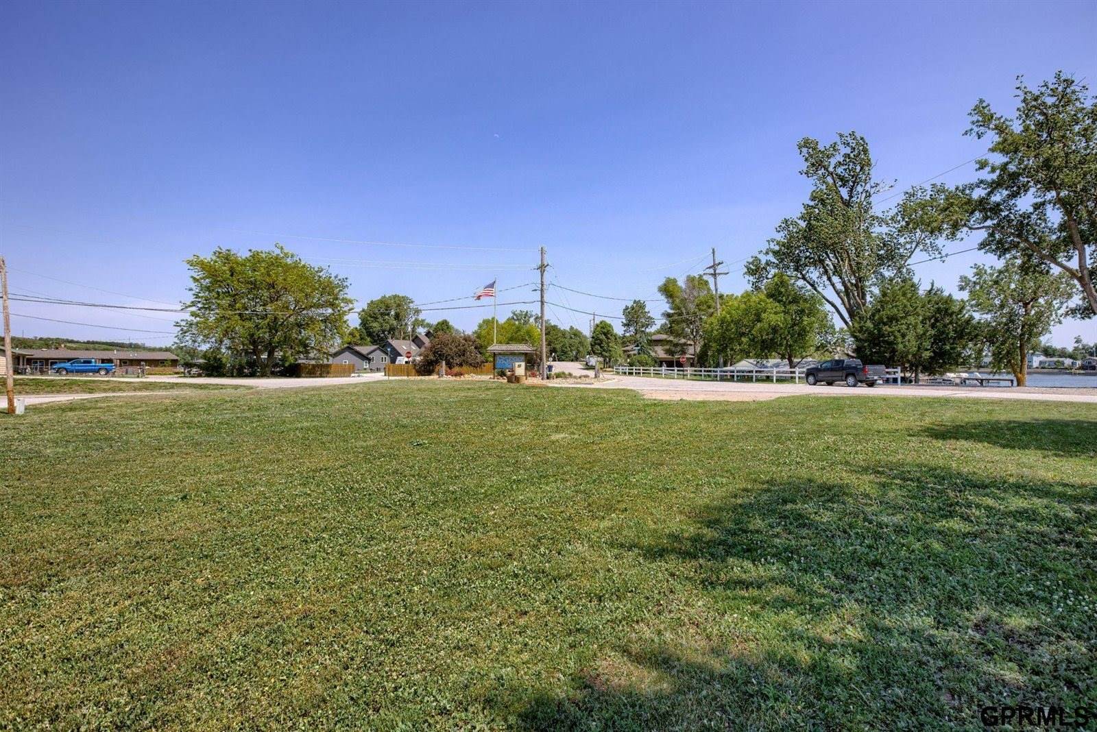 17214 Chalet Drive, Bellevue, NE 68123