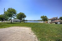 17214 Chalet Drive, Bellevue, NE 68123