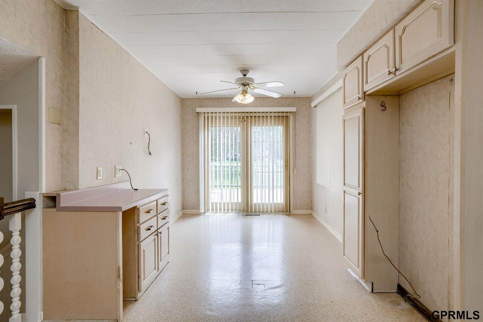 5617 South 93rd Street, Omaha, NE 68127