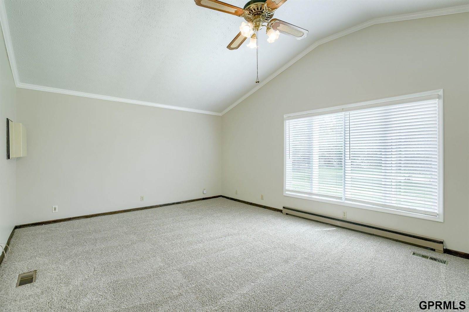 5617 South 93rd Street, Omaha, NE 68127