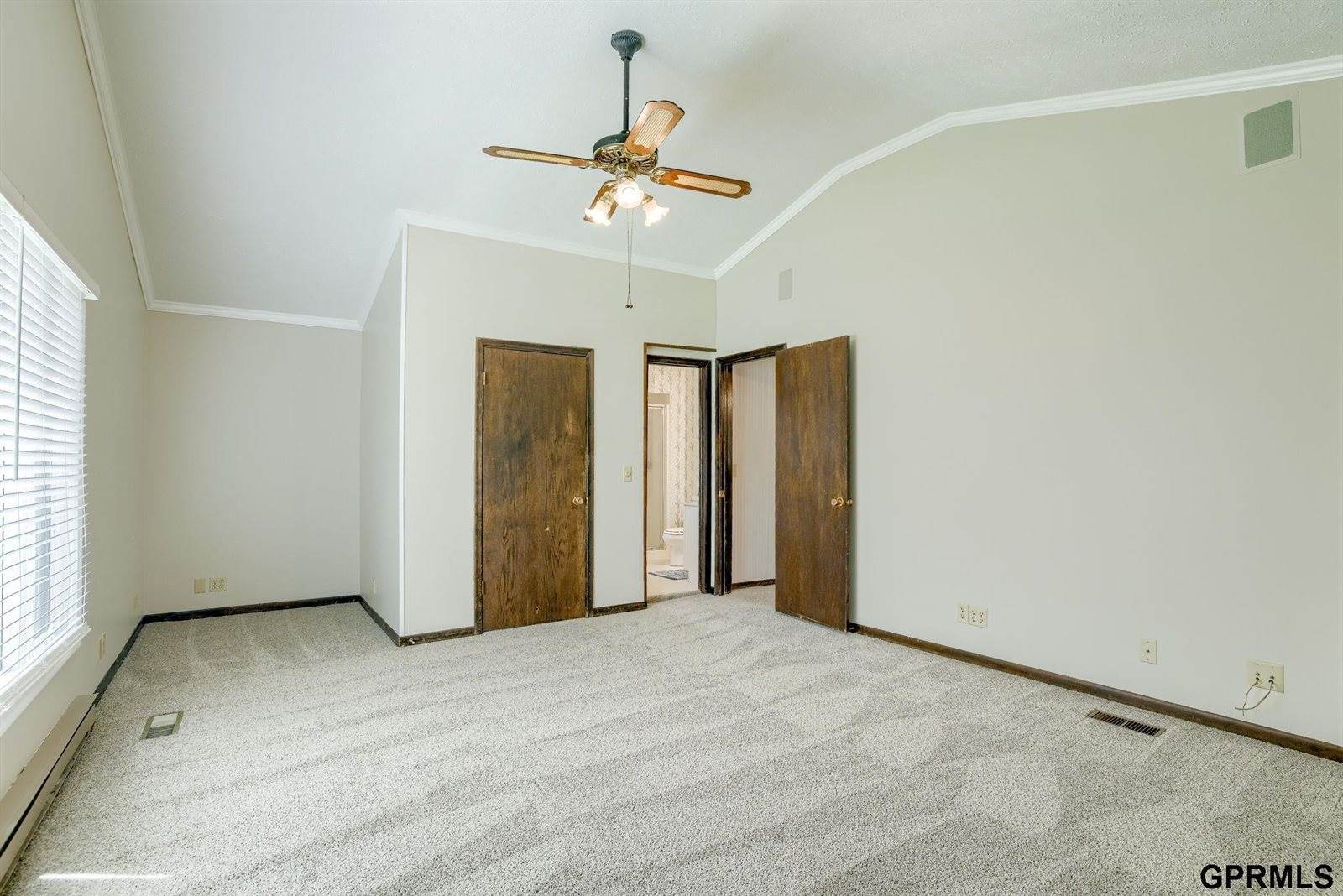 5617 South 93rd Street, Omaha, NE 68127