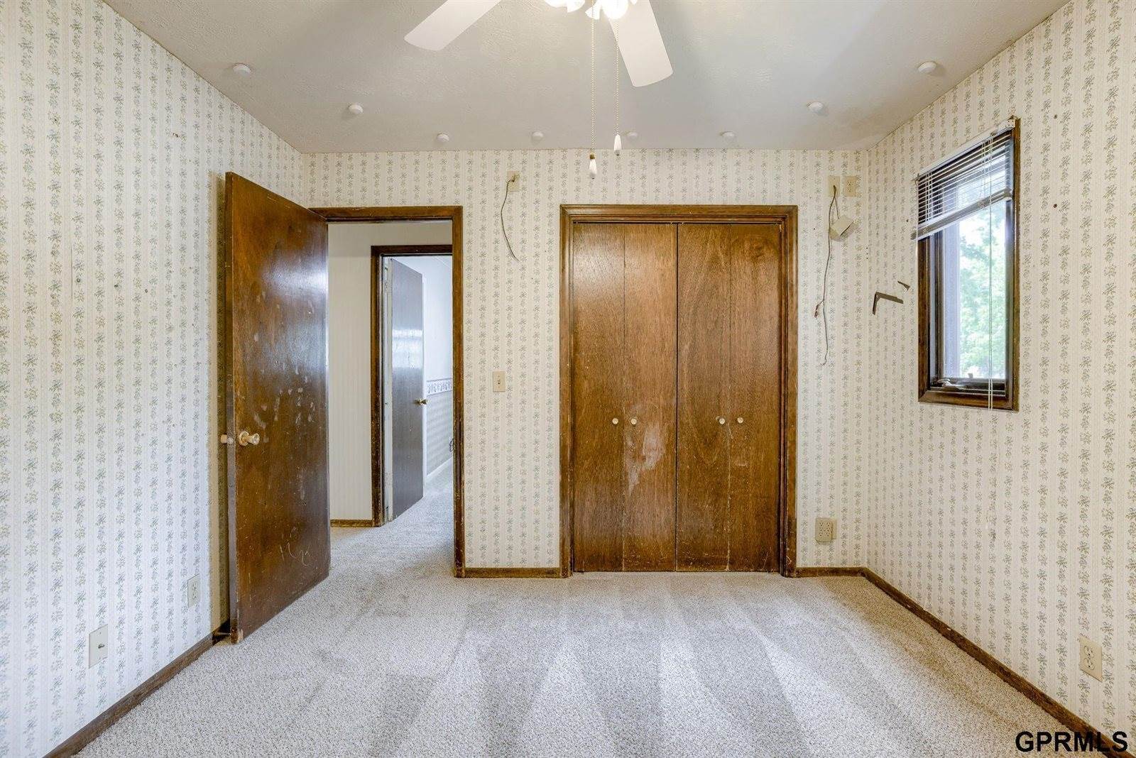 5617 South 93rd Street, Omaha, NE 68127