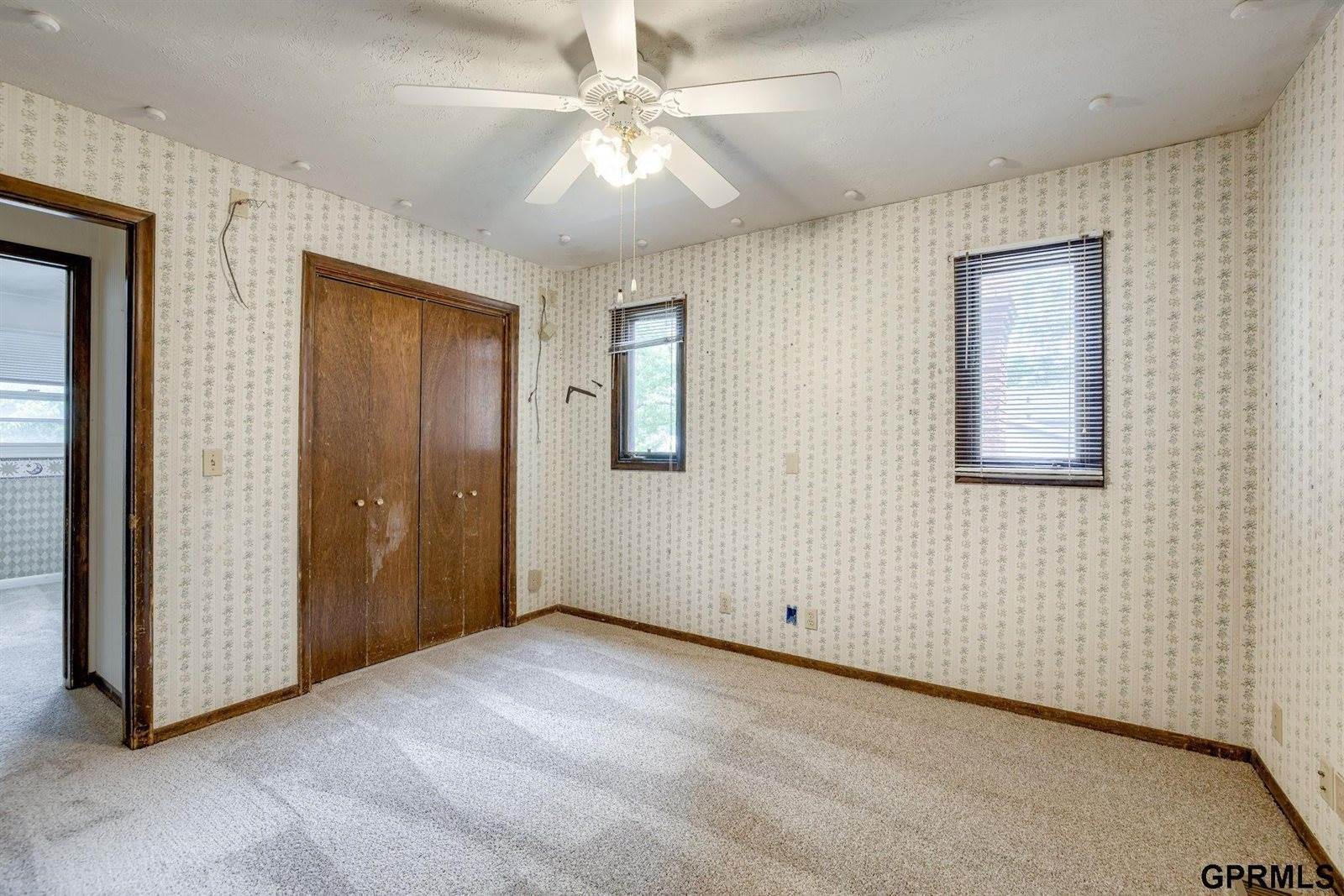 5617 South 93rd Street, Omaha, NE 68127