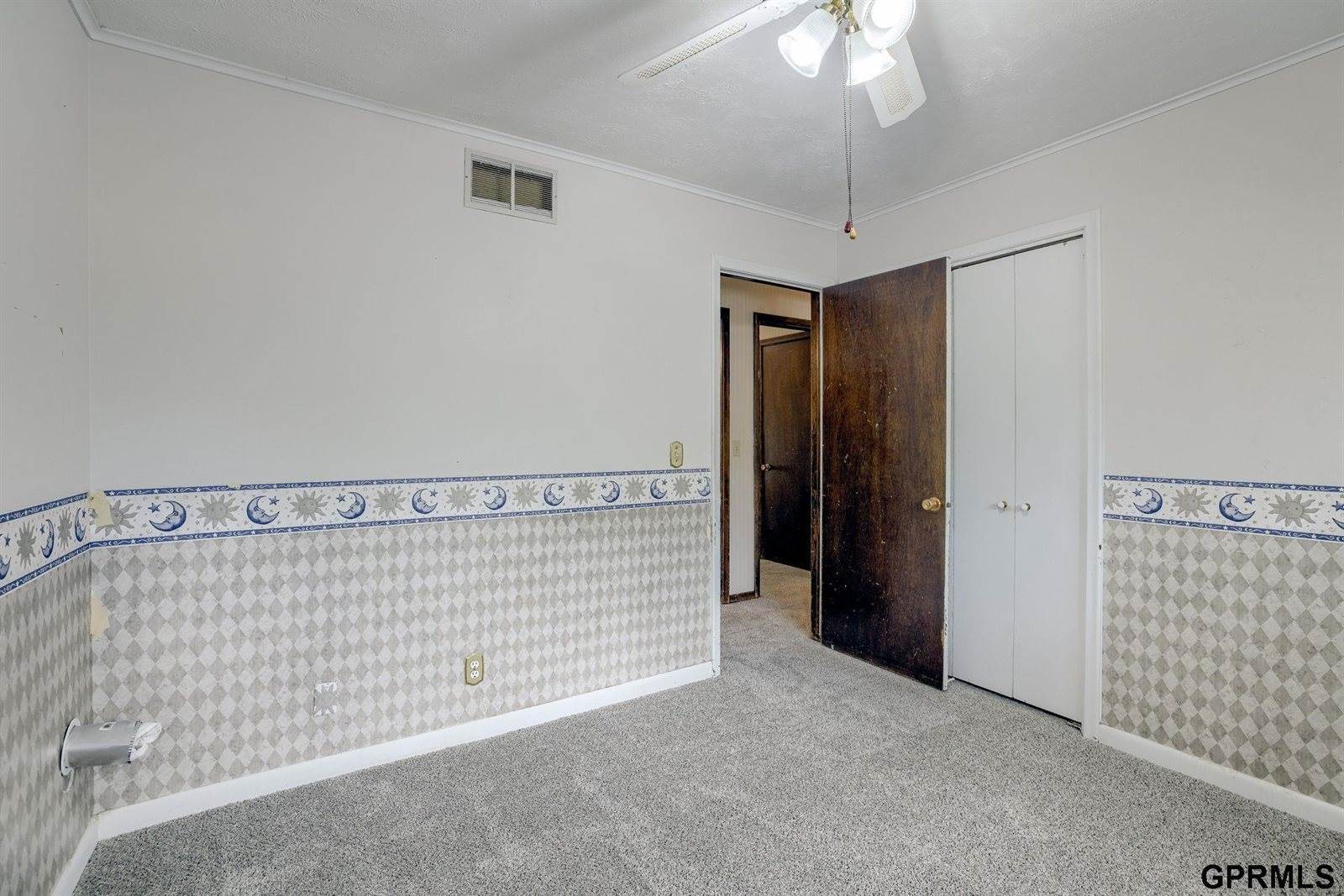 5617 South 93rd Street, Omaha, NE 68127