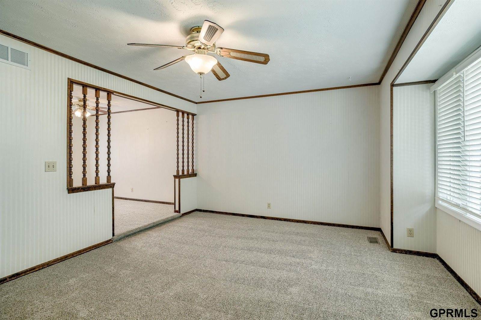 5617 South 93rd Street, Omaha, NE 68127