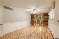 5617 South 93rd Street, Omaha, NE 68127