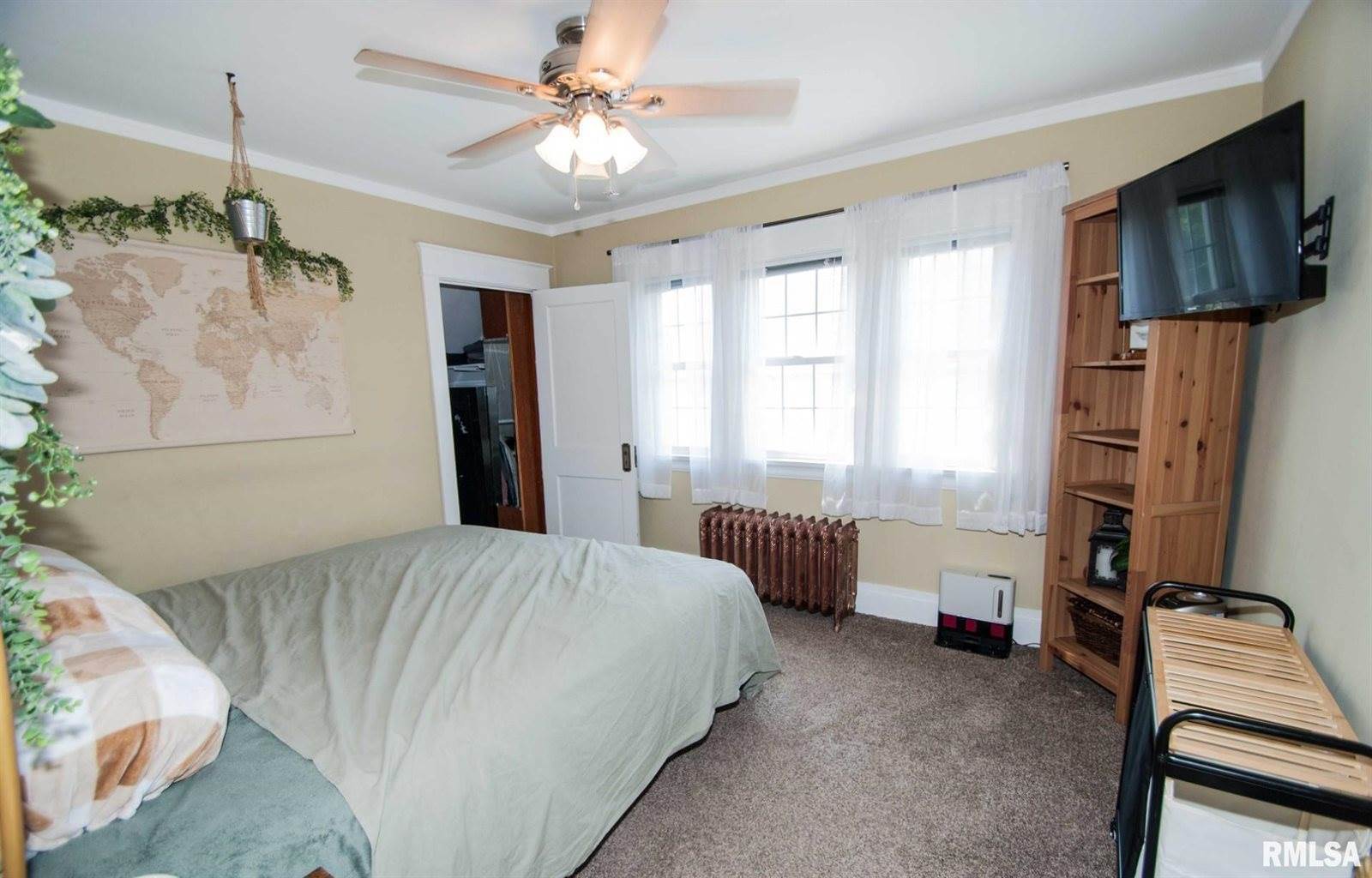 2326 13TH Street, Moline, IL 61265