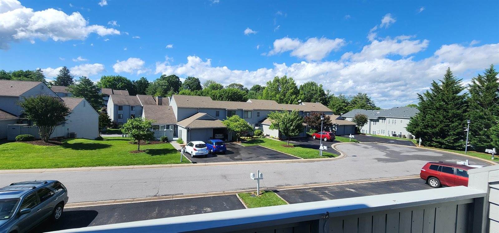 2435 Post Oak Rd, Salem, VA 24153