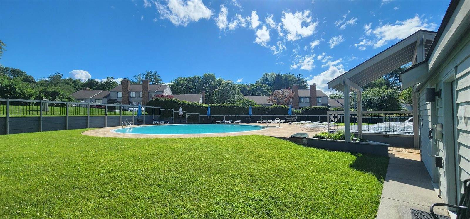 2435 Post Oak Rd, Salem, VA 24153