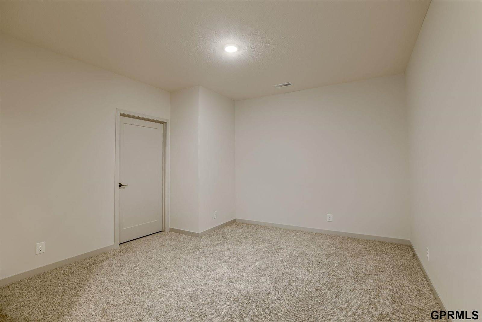 20145 S Street, Omaha, NE 68135