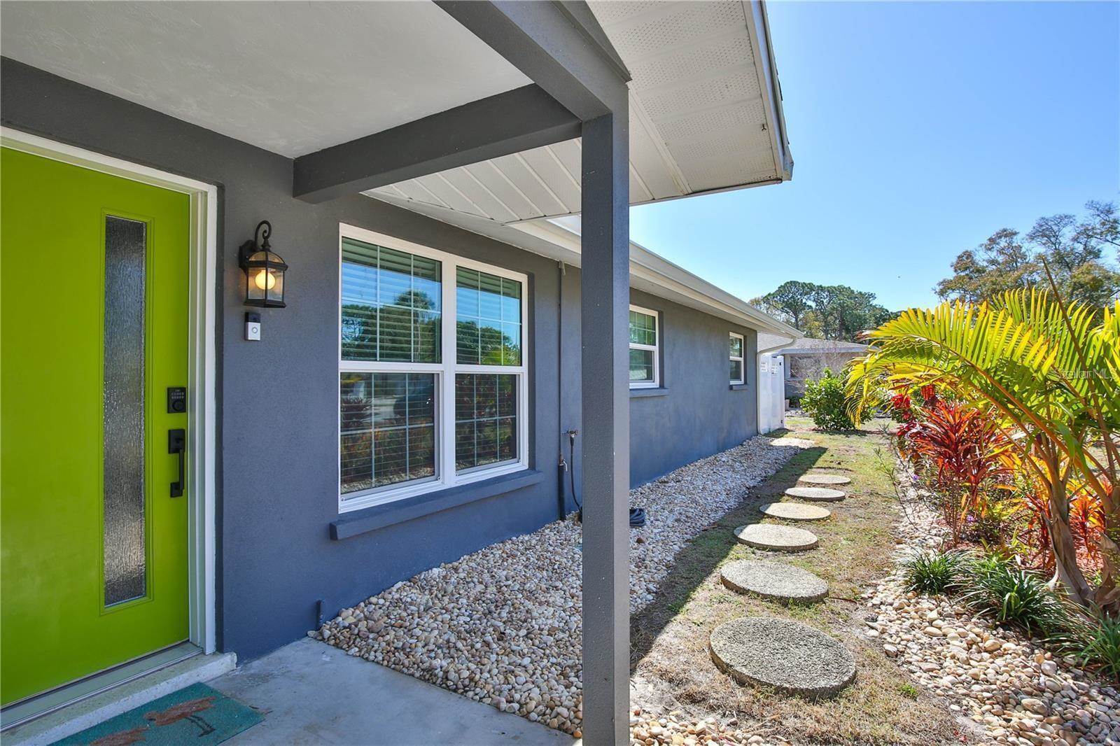 7355 Cass Circle, Sarasota, FL 34231