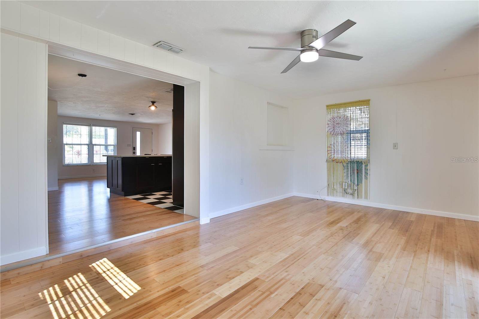 7355 Cass Circle, Sarasota, FL 34231