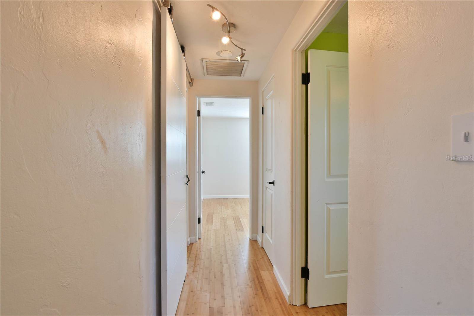 7355 Cass Circle, Sarasota, FL 34231