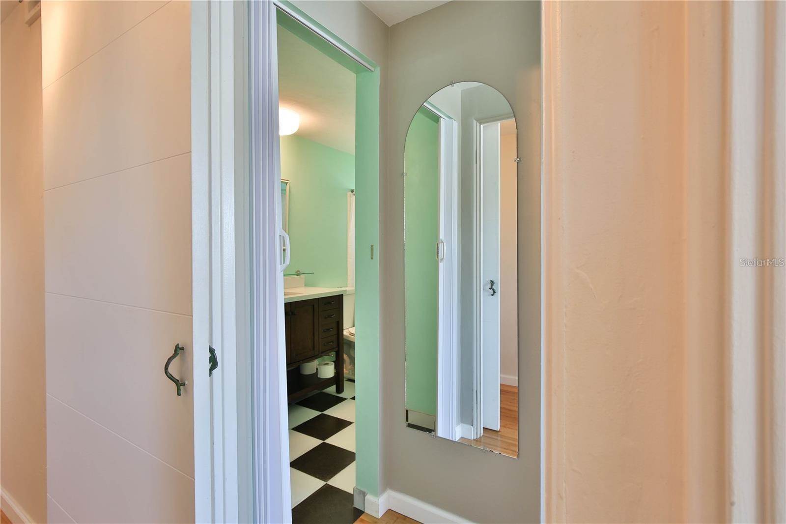 7355 Cass Circle, Sarasota, FL 34231