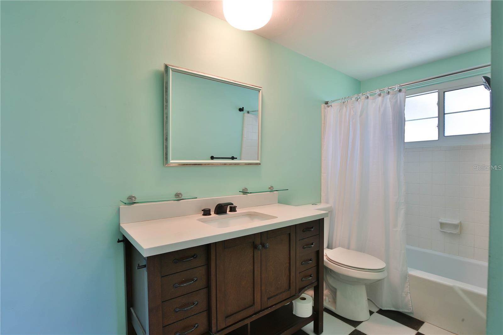 7355 Cass Circle, Sarasota, FL 34231