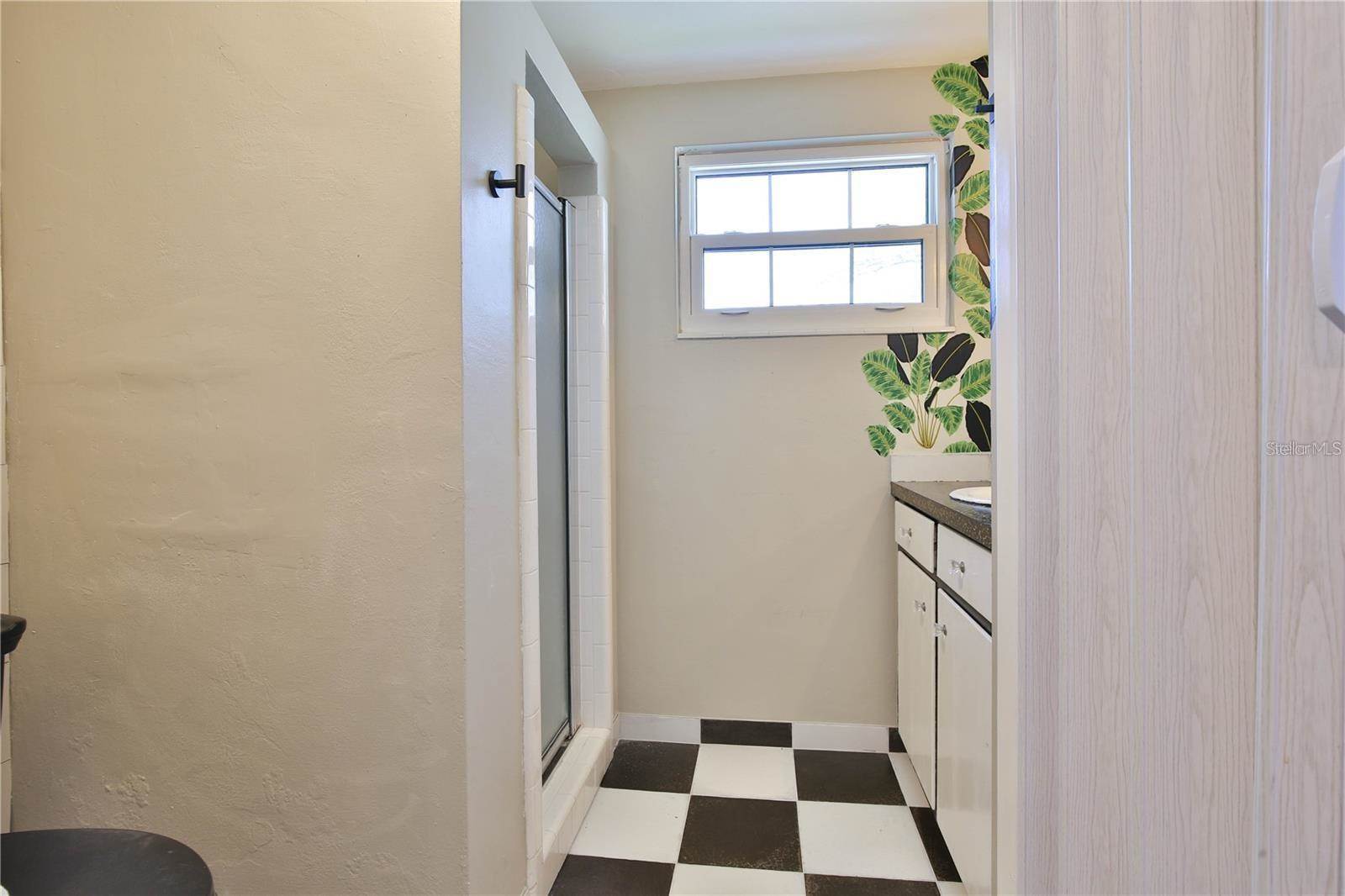 7355 Cass Circle, Sarasota, FL 34231