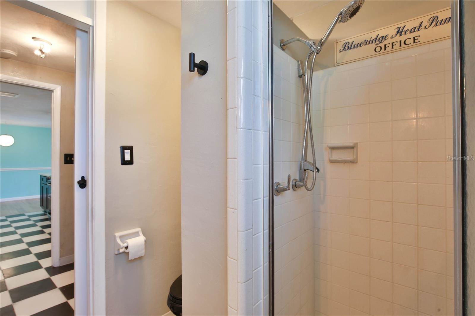 7355 Cass Circle, Sarasota, FL 34231