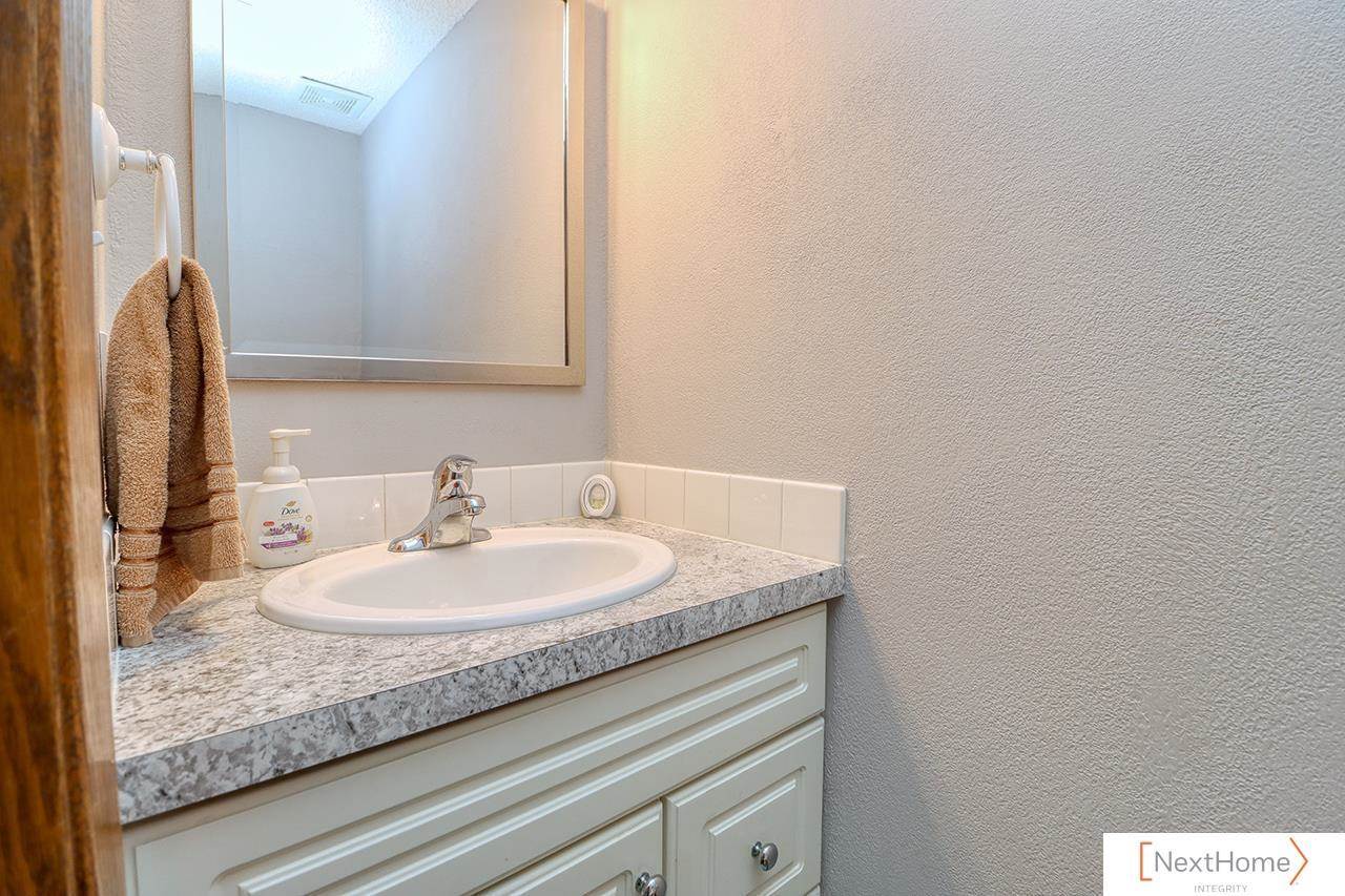 4115 North 45th Street Court, Lincoln, NE 68504