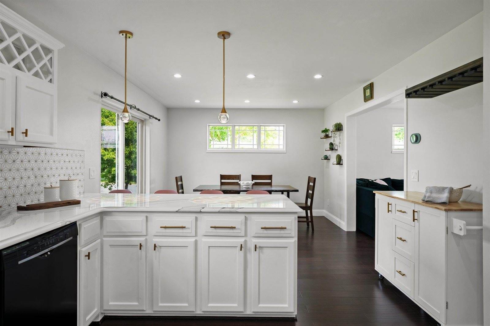 1 Deschamp, Madison, WI 53718