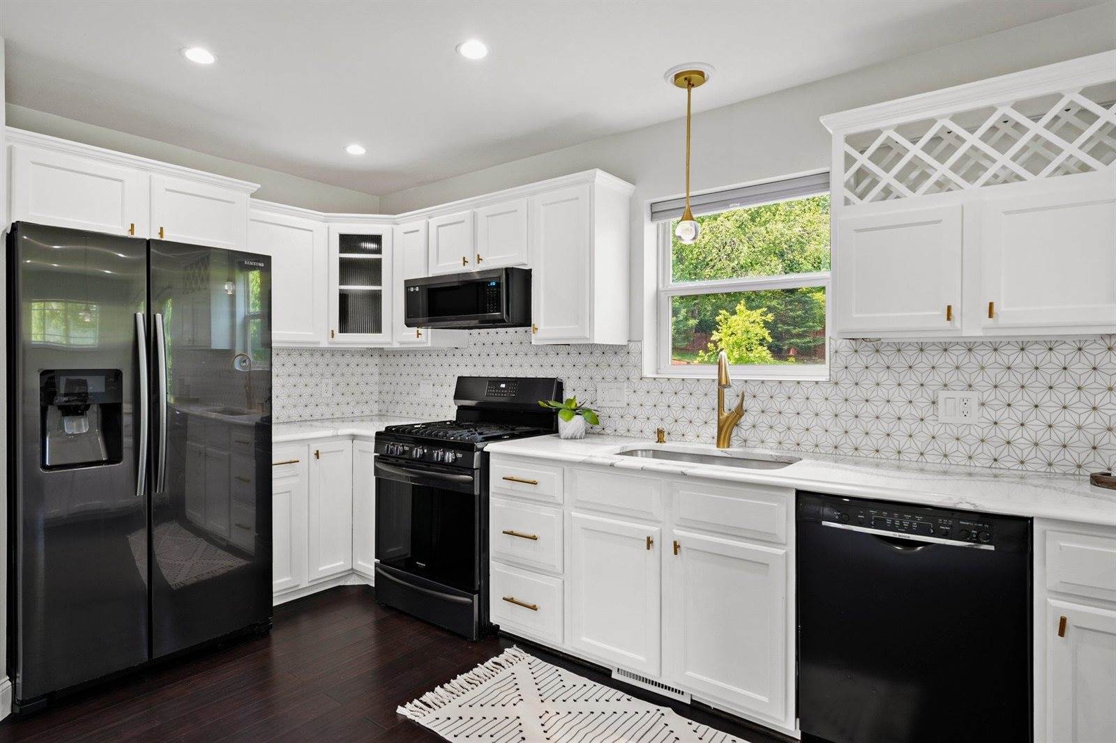 1 Deschamp, Madison, WI 53718