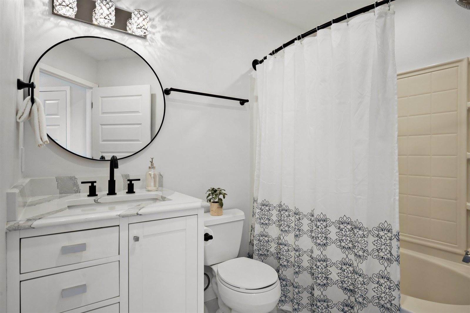 1 Deschamp, Madison, WI 53718