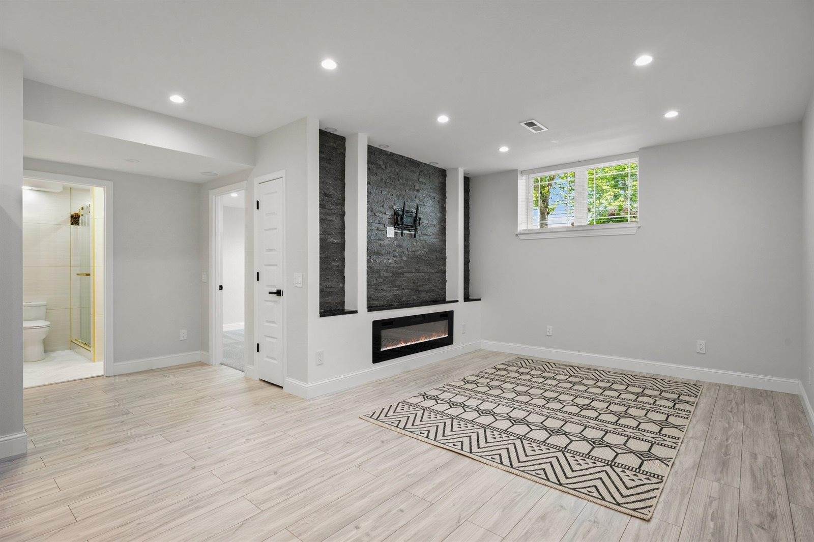 1 Deschamp, Madison, WI 53718