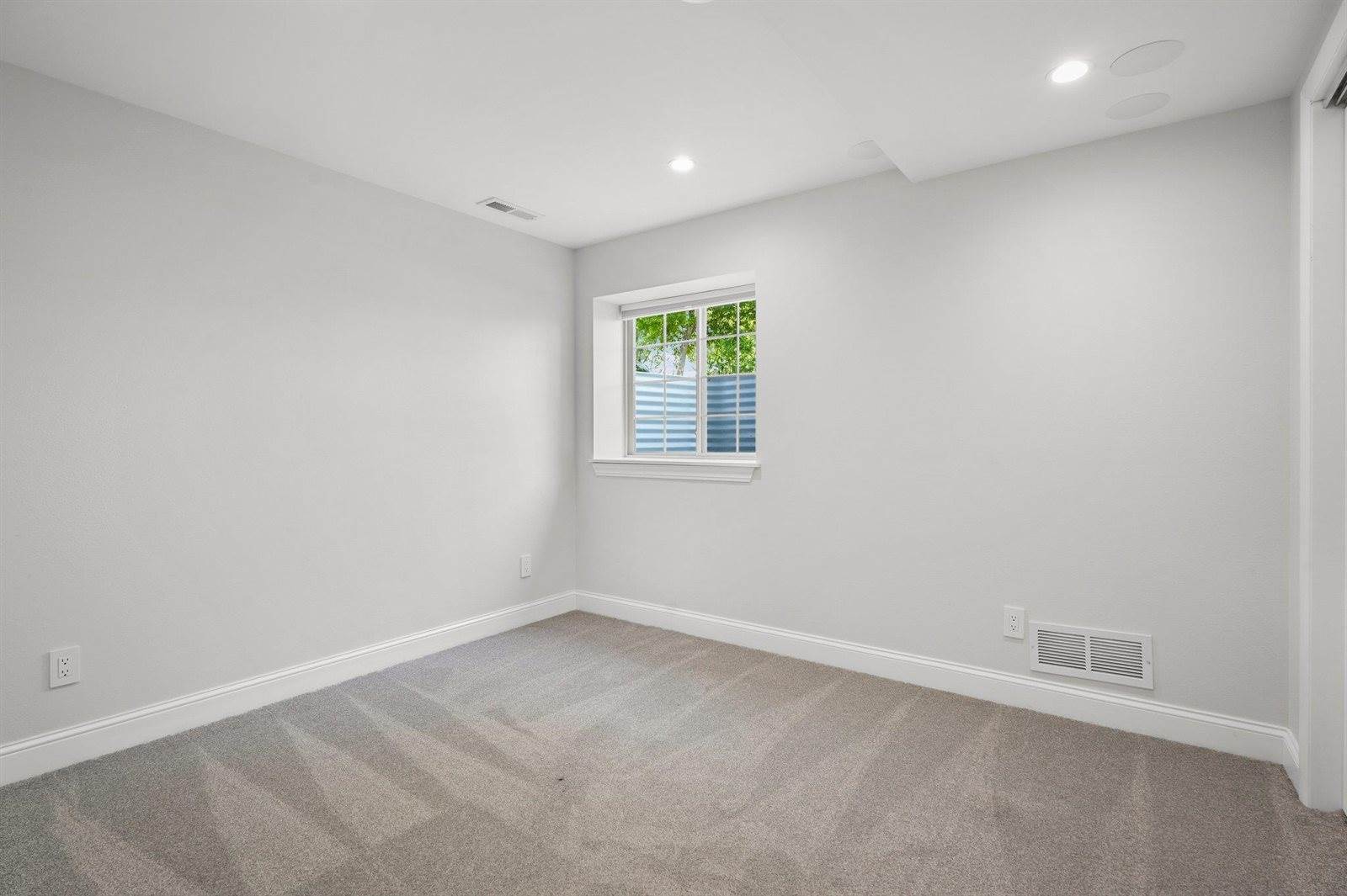 1 Deschamp, Madison, WI 53718