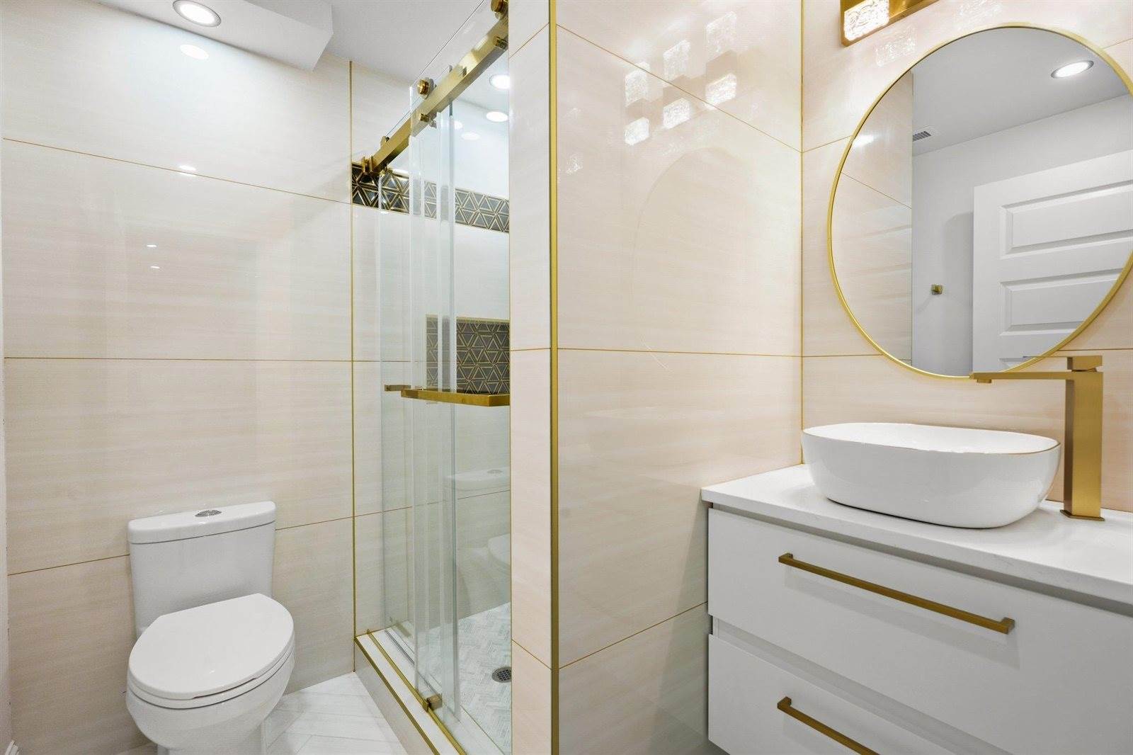 1 Deschamp, Madison, WI 53718